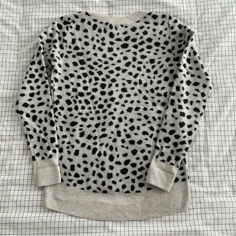 LOFT cozy high-low hem v-neck sweater - Picture 2 of 5